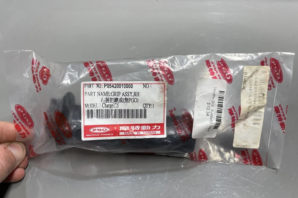 Empuñadura de tubo de acelerador de manillar derecho PGO genuina P05420010000 Foto 1 de 4