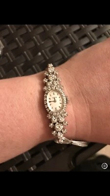 Reloj para mujer Elgin antiguo vintage con diamantes Foto 1 de 4