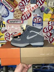 Vintage 90's Nike ACG Hiking Boots Womens Size 6.5 Waterproof NEW - Picture 1 of 7