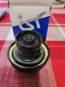 CST locking fuel cap part number 5903 - Picture 1 of 5