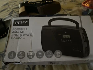 GPX Portable AM/FM Shortwave Radio - Picture 1 of 3