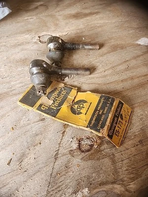 Chevrolet 1937-51 extremos de varilla de amarre de pasajeros ES-173 Foto 1 de 4