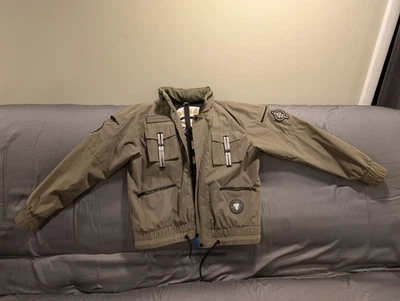 Jaqueta Destiny 2 Vow Of The Disciple Raid tamanho médio com remendo votado - Imagem 1 de 4