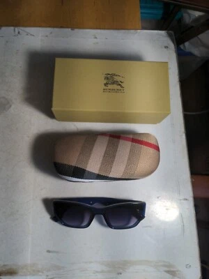 Gafas de sol para mujer BURBERRY azules 61-16-142 M9090 Foto 1 de 4