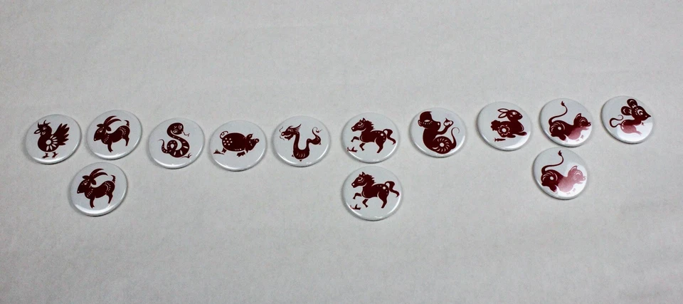 Lote de 13 imanes redondos ilustración cortada en papel del zodiaco chino (sello distintivo) Foto 1 de 4