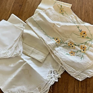 VTG Textile Linens - Napkins Doily Pillow Cases Embroidered - Crafting Lot  A - Picture 1 of 5