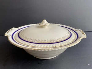 Old English Johnson Brothers Vintage Vegetable Bowl Lid Handles Cobalt Blue Band - Picture 1 of 6