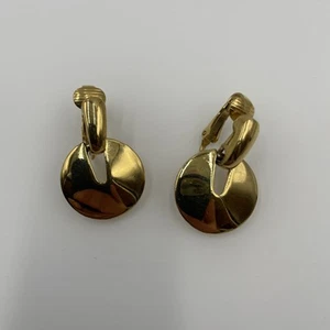 Vintage Crown Trifari Clip On Gold Tone Earrings - Picture 1 of 4