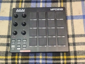 Akai MPD218 Beat Pad/ MIDI Controller - Picture 1 of 2