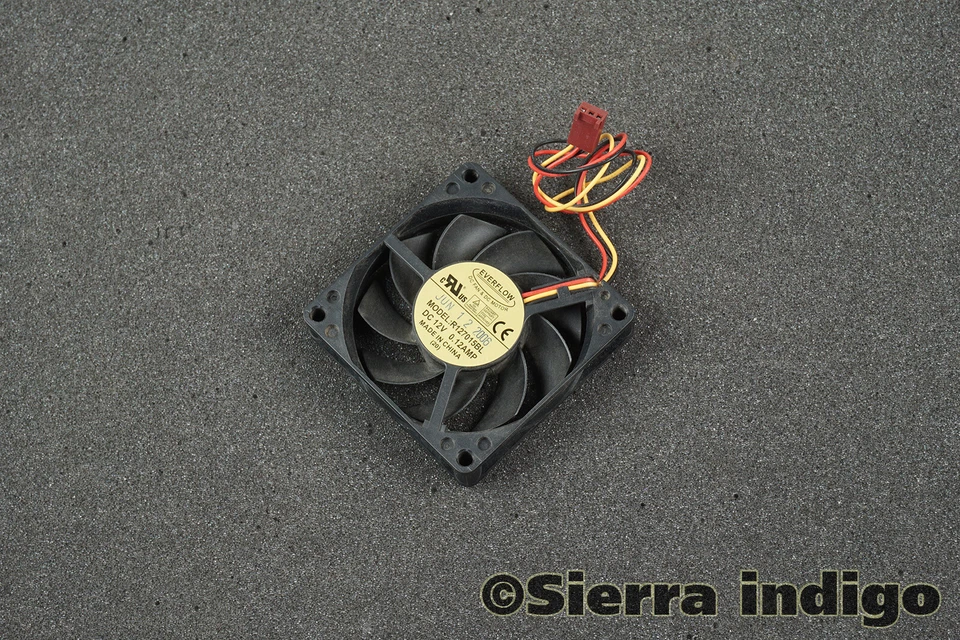 Everflow R127015BL 70mm x 15mm DC12V 0.12A 3-Pin 3-Wire Fan - Photo 1/1