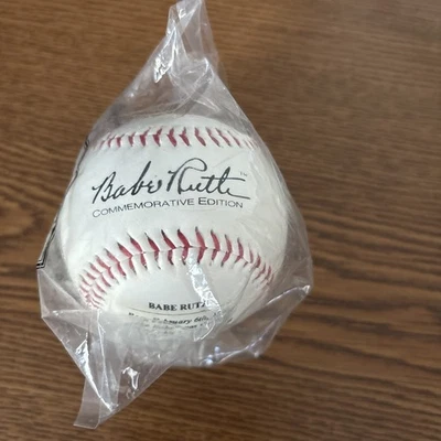 Réplica de béisbol conmemorativa del 100 aniversario de Babe Ruth 1995 Foto 1 de 3