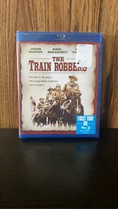 The Train Robbers Blu-ray John Wayne NEW Sealed - Foto 1 di 2