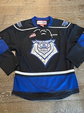 2000s Victoria Royals Jersey XL BLACK AUTO SIGNED LARGE WHL Canada Hockey Reebok