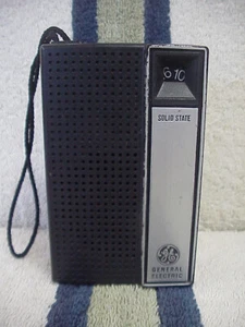 GE 7-2705B AM Radio Recapped Repaired Works Vintage - Picture 1 of 10