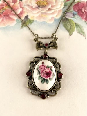 Colar floral estilo art déco vitoriano rosa vermelha joias da moda bronze - Imagem 1 de 4