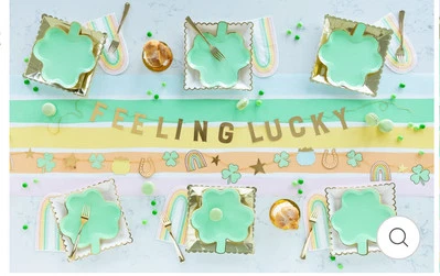 2 pancartas temáticas de trébol del día de San Patricio para sentirse afortunado Foto 1 de 4