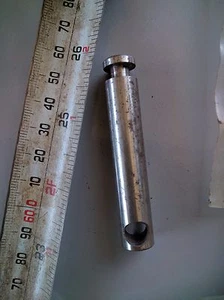 Steel lock pin: body dia 12mm Length 68mm Neck dia 6.8mm space: 5mm, hole ID 8mm - Picture 1 of 1