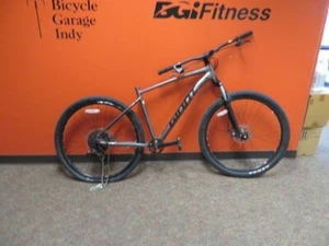 Giant Talon Mountain Bike SIZE large in - Picture 1 of 11