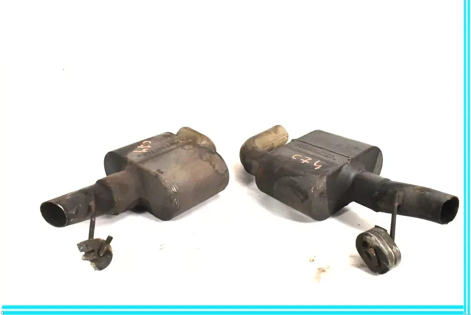 Juego de 2 silenciadores de escape laterales derecho e izquierdo Mercedes W207 E550 2010 OEM Foto 1 de 4