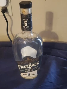 Botella decantadora decorativa Whistlepig Piggy Back lote pequeño de whisky bourbon - Imagen 1 de 10