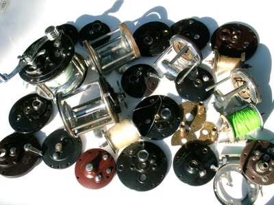 GRAN LOTE DE PIEZAS DE CARRETE PENN, EL 149 FUNCIONA Foto 1 de 4