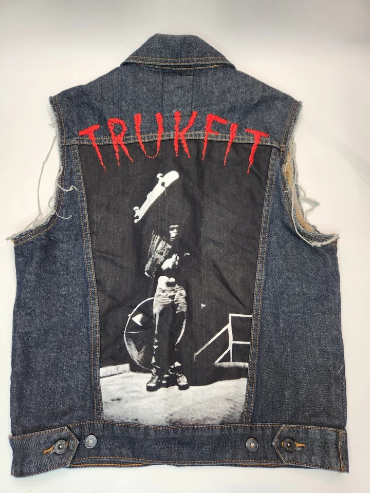 Chaleco Trukfit Para Hombres Tachonado Denim Jean Corte Bordado Patín Lil Wayne Talla L Foto 1 de 4