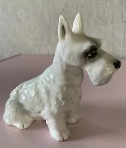 ROYAL WORCESTER ALDERLEY DOG SCOTTISH TERRIER SEATED FINE CHINA PERFECT - Picture 1 of 7