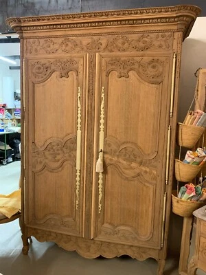 ARMOIRE DE MARIAGE EN CHÊNE DÉCAPÉE BRUT - Photo 1/4