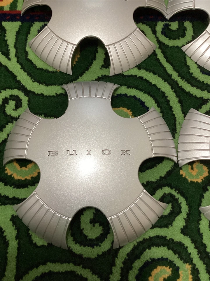 1999-02 Buick LeSabre Silver 5 Lug Wheel Center Cap Cover 9592923  1 Piece - Image 1 of 3