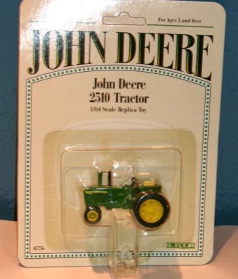 John Deere 2510 1996 tractor fundido a presión escala 1/64, 5756 nuevo en tarjeta Foto 1 de 3