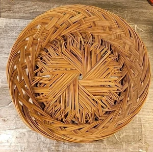 BASKET 12" ROUND 3.5" TALL BRAID WOVEN BREAD SERVING BOWL BROWN NATURAL - Picture 1 of 3