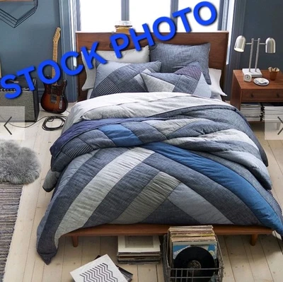 Pottery Barn PB Teen Denim X Quilt TWIN / TWIN XL Comforter COTTON Blue Quilted  - Image 1 of 4