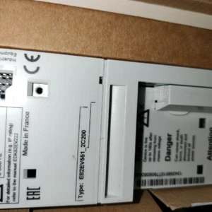 1PC NEW LENZE E82EV551_2C200 INVERTER E82EV551K2C200 EXPEDITED SHIPPING  - Picture 1 of 2