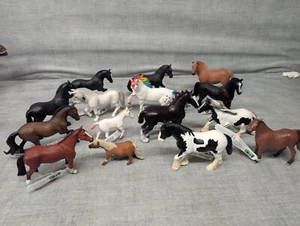 Animal Planet Horse Bundle 15 Different Small World Farm Figures - Picture 1 of 5