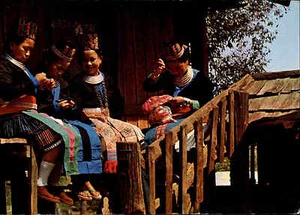 Chiengmai Thailand Asien Asia AK 1970 Thai hill tribe Meo Girls Ethnik Trachten - Picture 1 of 2