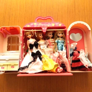 Licca's Dressroom Set 4 Puppen mit Outfits - Takara Japan Licca-chan - Bild 1 von 11