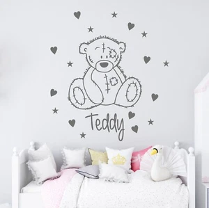 Linda pegatina de pared estilo oso Tatty con nombre personalizado | calcomanía adhesiva vinilo - Imagen 1 de 5