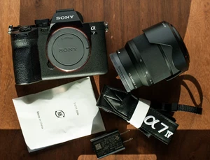 Sony a7 IV Spiegellose Kamera mit 28-70mm Objektiv (USA Modell) - Bild 1 von 13