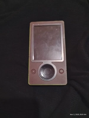 Microsoft Zune Model 1091 MP3 Digital Media Player 30GB Brown - Image 1 of 3