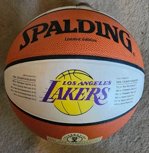 Spalding LAKERS 2000 NBA Champions Commemorative Basketball Limited Edition - Picture 1 of 3