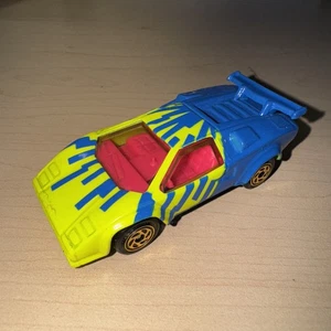 Vintage Matchbox Lamborghini Countach L P 500 S 1985 Yellow/Blue - Picture 1 of 6