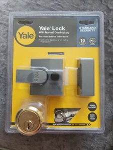 Yale Schloss mit manueller Abriegelung für externe Holztüren. Dunkelgrau. Brandneu in Verpackung NEU - Bild 1 von 3