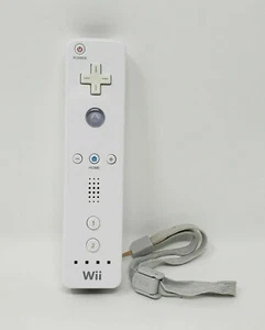 Like New Genuine Nintendo Wii U / Wii White Controller Wii Mote Remote - Picture 1 of 3