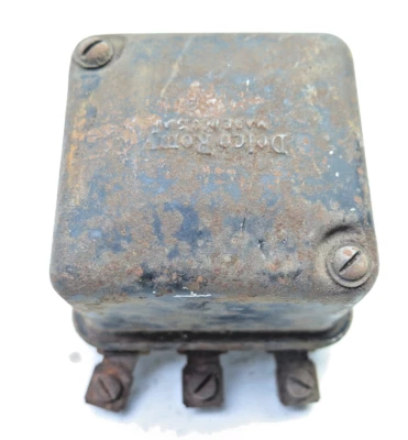 Harley-Davidson 1952 modelo K KH original regulador de voltaje de 6 voltios 74510-47 Foto 1 de 4