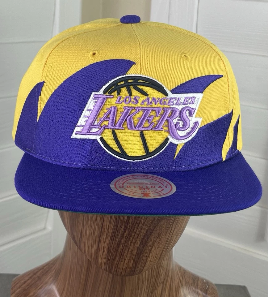 Chapéu Snapback Mitchell & Ness NBA Los Angeles Lakers Shark Tooth Roxo/Dourado, Novo com etiquetas - Imagem 1 de 4