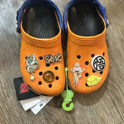 NUEVO Zueco Crocs Clásico Dragon Ball Edición Z Naranja Niños C12 Zueco Goku Shenron Foto 1 de 4