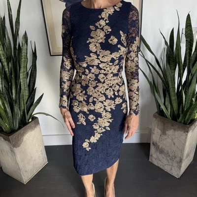 Vestido de manga comprida XSCAPE azul marinho dourado floral renda tamanho 4, feito nos EUA - Imagem 1 de 4