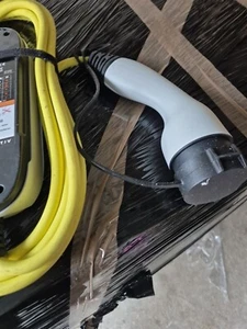 Dacia Ladekabel Original Laderiegel Typ 2 Schuko Charger 35467169 10A Ladegerät - Bild 1 von 5