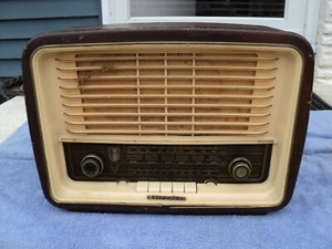 TELEFUNKEN GAVOTTE 7 TABLE VINTAGE RADIO ALLEMANDE