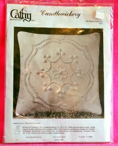 Kit de ALMOHADA Candlewick ~ Proyecto Artesanal de Arte con Agujas Vintage ~ Kit #7812 ~ Cathy - Imagen 1 de 3